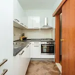 Апартаменты Nice In With Wifi *