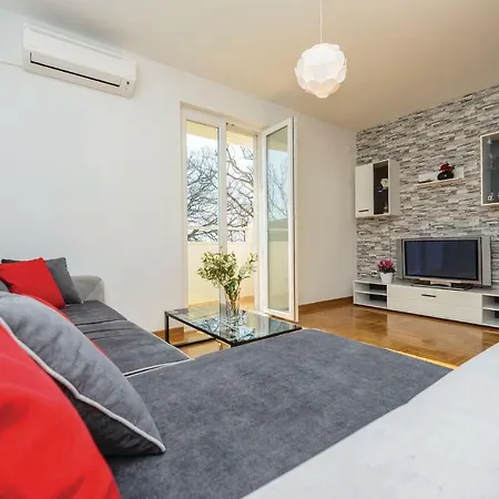 Appartement Nice In With Wifi Cavtat